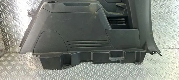 Trunk/boot lower side trim panel