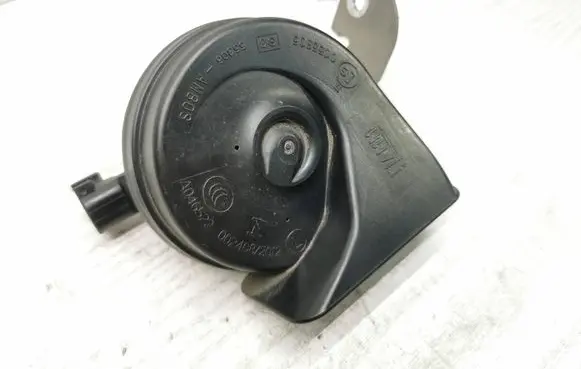 Volvo V40 Horn signal A046522