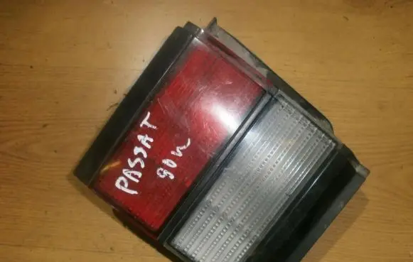 Volkswagen PASSAT B3 Tailgate rear/tail lights 357945108