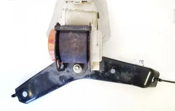 Middle seatbelt (rear)