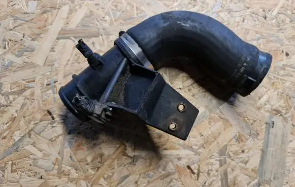 Mercedes-Benz Sprinter W901 W902 W903 W904 Intercooler hose/pipe A9015283582 A0041533128
