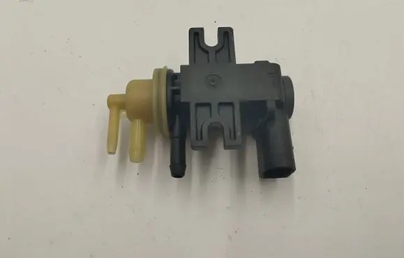 Volkswagen PASSAT B7 Turbo solenoid valve 1K0906627B 4011464A 15220