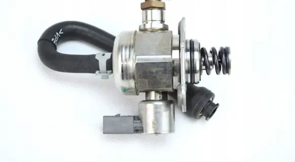 Audi A5 Fuel injection high pressure pump 06K127028B