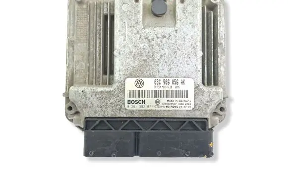 Volkswagen Golf V Engine control unit/module 03C906056AK 0261S02071