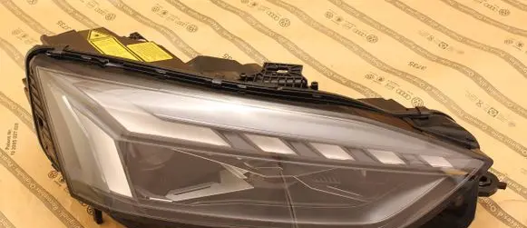 Audi A5 Headlight/headlamp 8W6941086D