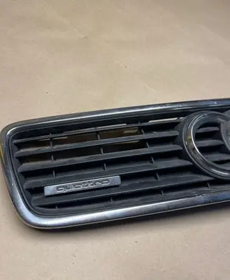 Audi A4 S4 B5 8D Front grill 8D0853651K