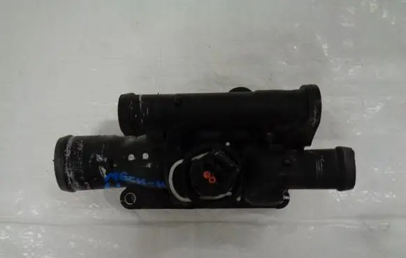 Renault Dacia Duster Thermostat housing 6082000015 1160 8920