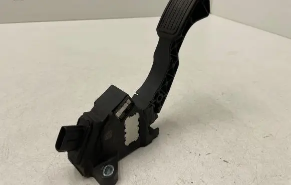 Toyota Verso Accelerator throttle pedal 7811002012 13207A 07068045132