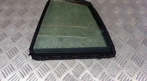 Toyota Prius (XW50) Rear vent window glass 6812447030 6818947030