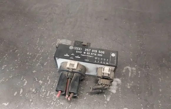 Volkswagen Sharan Coolant fan relay 357919506 898718000