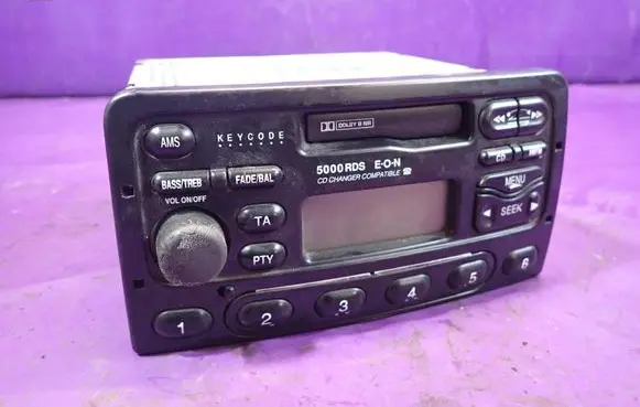 Ford Focus Radio/CD/DVD/GPS head unit 98AP18K876BA