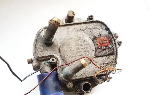 Renault Laguna I LP gas reducer 67R010045