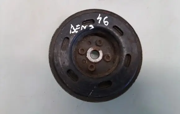 Volkswagen Golf IV Crankshaft pulley