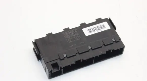 Lexus GS 300 350 430 450H Fuse module 8264130250