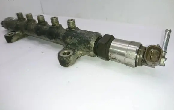 Toyota Avensis T250 Fuel main line pipe 238100R020 8945860010