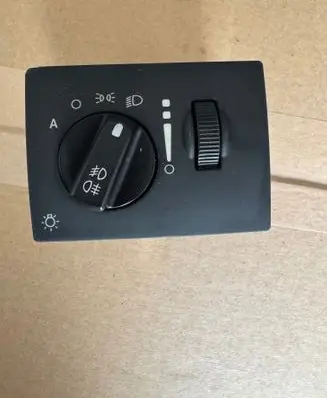 Chrysler 300 - 300C Light switch P68020012AB