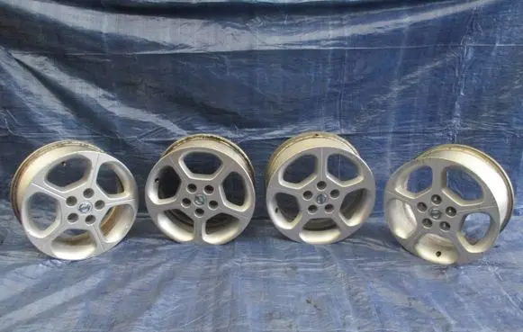 Nissan Leaf I (ZE0) R16 alloy rim 