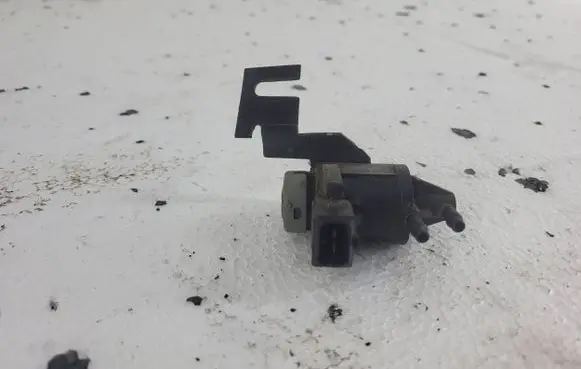 Skoda Octavia Mk2 (1Z) Turbo solenoid valve 1J0906283A