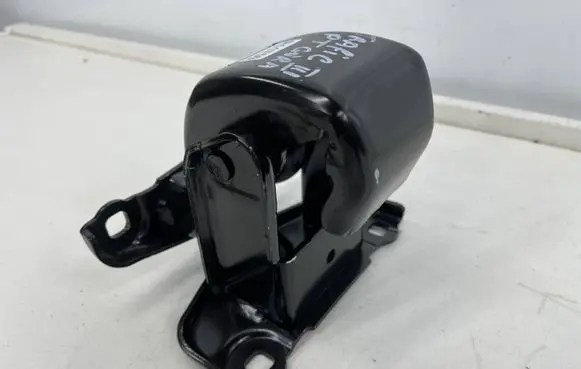 Nissan Primastar Loading door upper hinge 904005473r