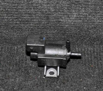 Toyota Avensis T250 Turbo solenoid valve 258600R010