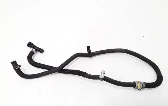 Volvo S40, V40 Fuel line pipe