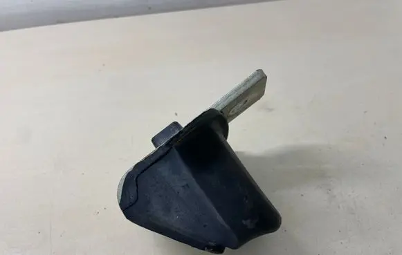 Opel Vivaro Sliding door check strap stopper 573423