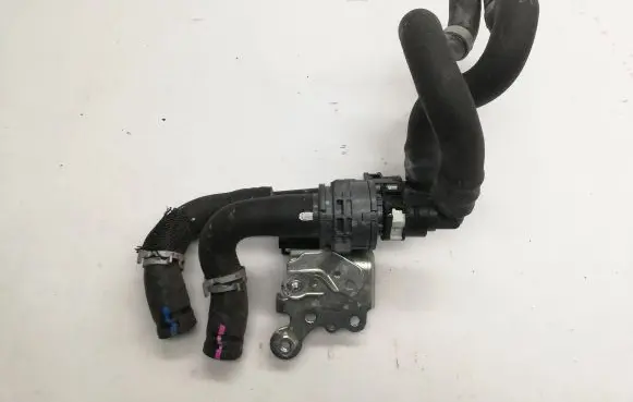 Toyota RAV 4 (XA50) Engine coolant pipe/hose
