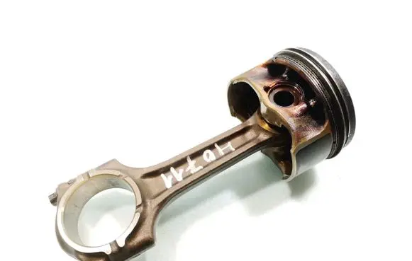 Alfa Romeo Mito Piston with connecting rod 