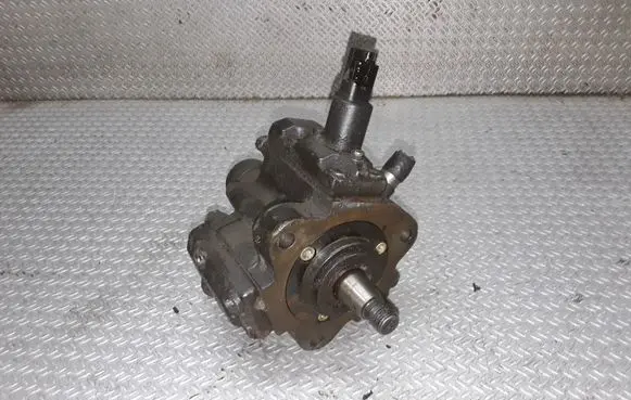 Peugeot 406 Fuel injection high pressure pump 0445010010