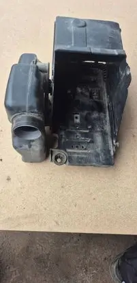 Battery box tray