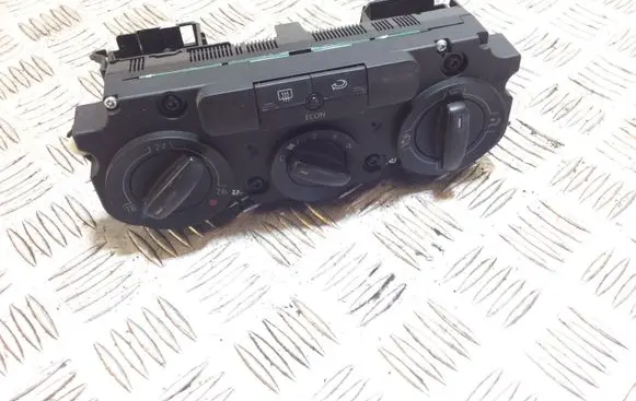 Volkswagen Golf V Climate control unit