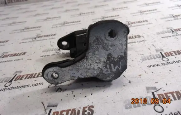 Mercedes-Benz A W169 Front door lower hinge 