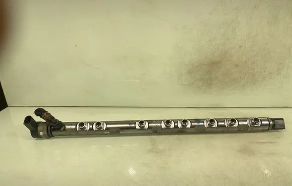 BMW X5 E70 Fuel main line pipe 0445216036