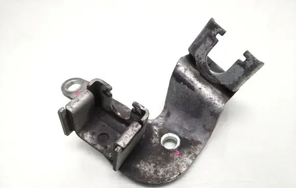 Mitsubishi Outlander Gear shift cable bracket 