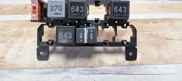 Audi A6 S6 C6 4F Fuse 8A0937530 PA66GF