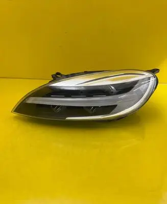 Volvo V40 Headlight/headlamp 31420447