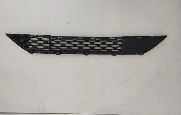 Hyundai Tucson TL Front bumper lower grill 86561D7510