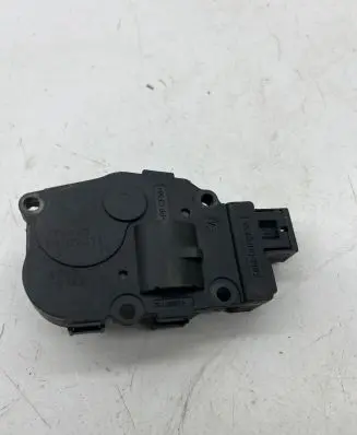 Mercedes-Benz GLK (X204) Air flap motor/actuator K9749005 EFB330 03022011