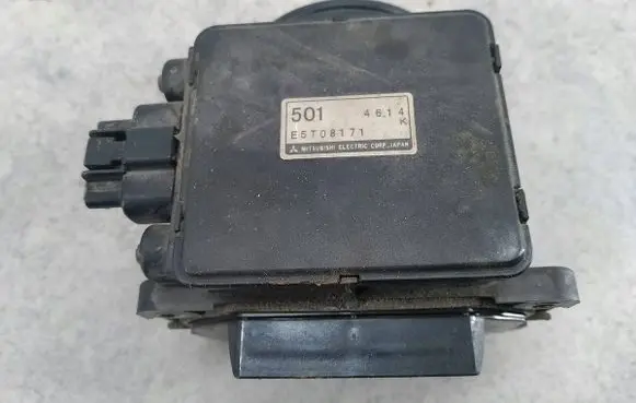Chrysler Sebring (ST-22 - JR) Mass air flow meter E5T08171