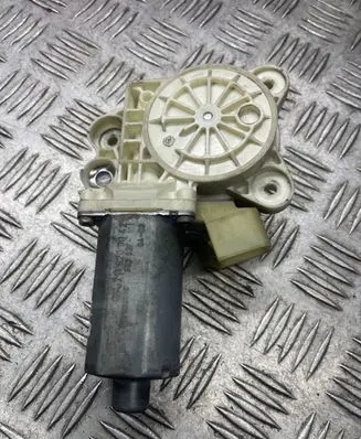Mercedes-Benz E W211 Front door window regulator motor A2118203042 993627101