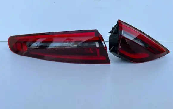 Maserati GranTurismo II Rear/tail lights set 670293309 670158873