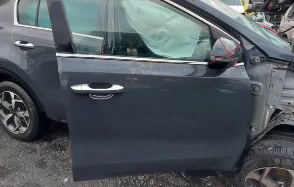 KIA Sportage Front door