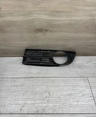 Volkswagen Touran I Front bumper lower grill 1T0853665A 13404