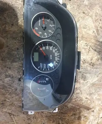 Nissan X-Trail T30 Speedometer (instrument cluster)