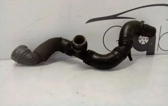 Land Rover Range Rover Sport L494 Engine coolant pipe/hose FPLA-8260-CB