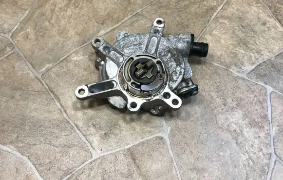 Mercedes-Benz S C217 Vacuum pump A2760105512