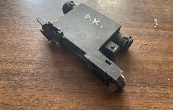 Audi A4 S4 B5 8D Door central lock control unit/module 4A0959981