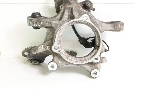 Rear wheel hub
