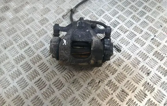 Toyota Avensis T270 Front brake caliper