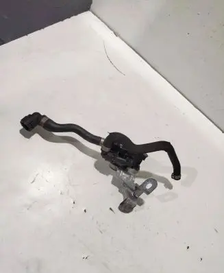 BMW X5 F15 Coolant heater control valve 8517589 1147412226
